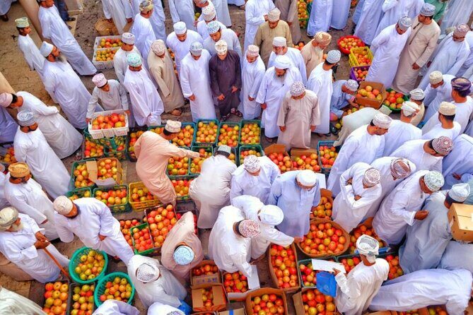 2 days and 1 night Private tour to Jebel Shams/Nizwa - Muscat - Day 1: Birkat Al Mouz, Nizwa, Al Hamra, Misfat al Abriyeen, then Jebel Shams
