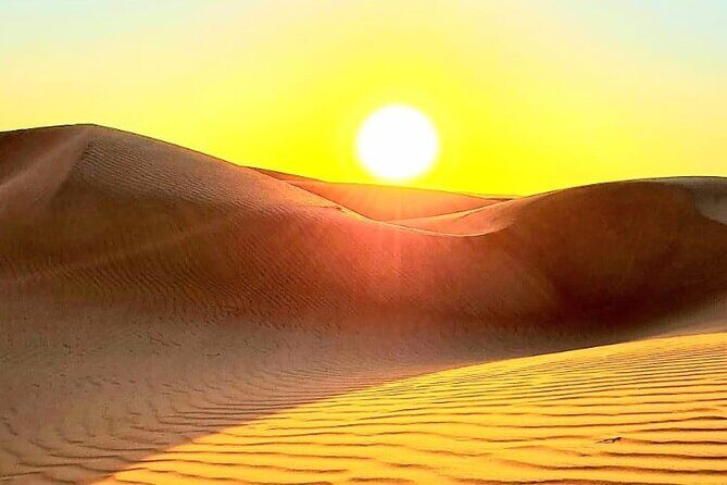 2 Days Private Wadi Shab Tour in Desert Safari - Camp evening details: where the desert turns into the main character