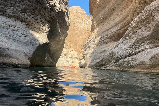 2 Days Private Wadi Shab Tour in Desert Safari - How the private guides show up in your day
