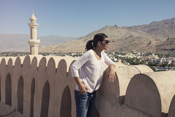 4 Days Package TOUR FARAH - Day 2: Nizwa Souq and Fort, then Wahiba Sands with sunset and 4x4 dunes