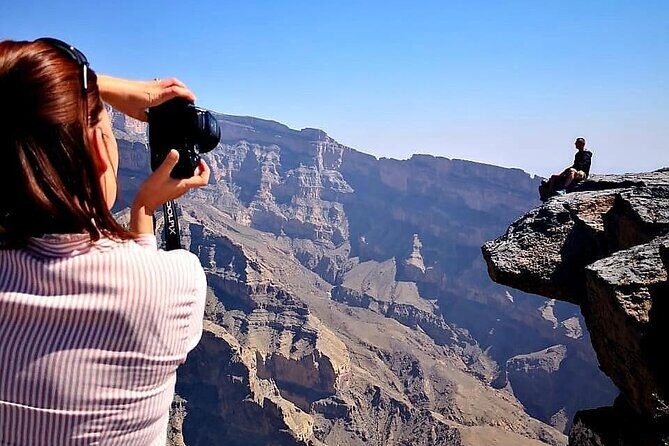 5-Days Private Oman Tour from Muscat - Day 3: Wahiba Sands sunrise, UNESCO Zukait tombs, Jebel Akhdar, and the Aflaj irrigation system