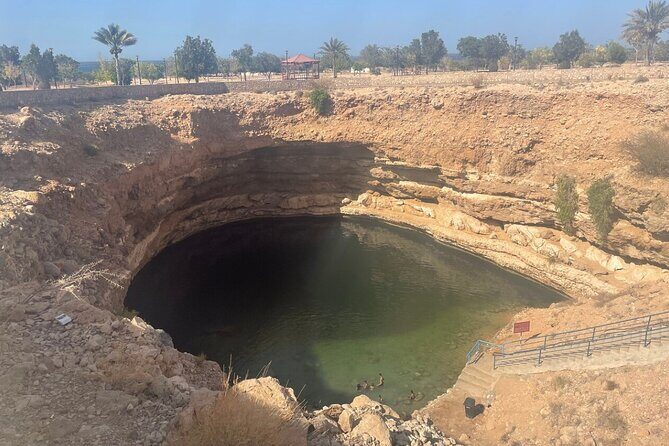 5-Days Private Oman Tour – Mountains, Deserts & Coastline - Day 5: Nizwa fort and souq silver, Al Hamra old houses, and Jebel Shams canyon power