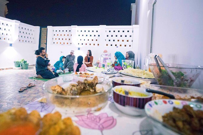 Authentic Omani Home Dining - The evening at the house: stories, jokes, and real family energy