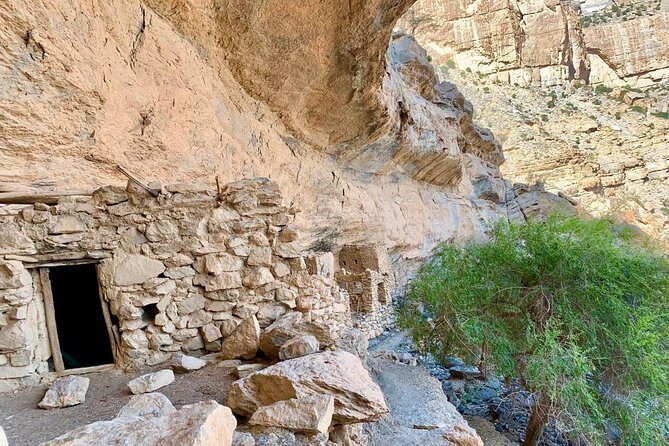 Balcony Walk of Jebal Shams (Highest Peak of Oman) - Sab Bani Khamis: hiking with old village walls in view