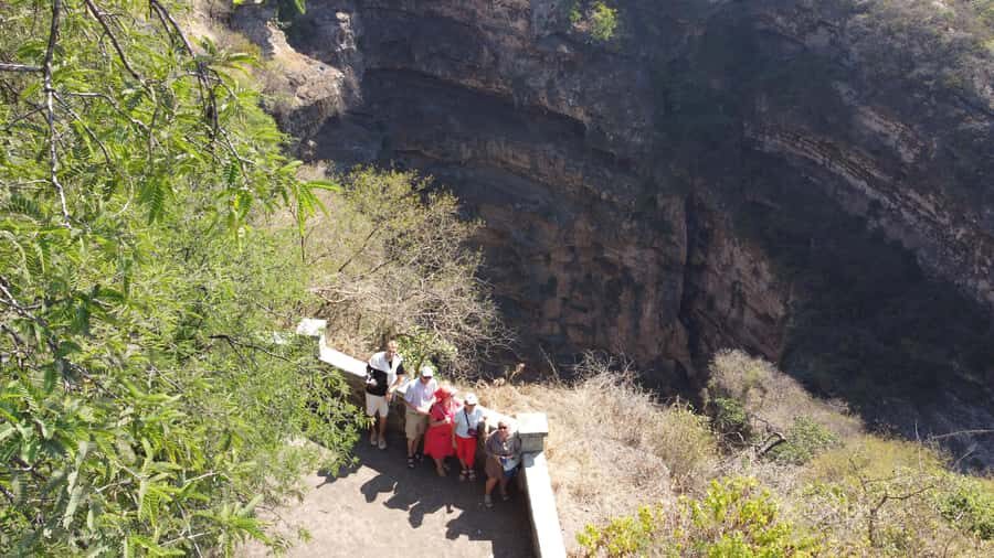 East Salalah Adventure: Nature, History, and Scenic Views - Lunch in Mirbat: build in budget and keep it flexible