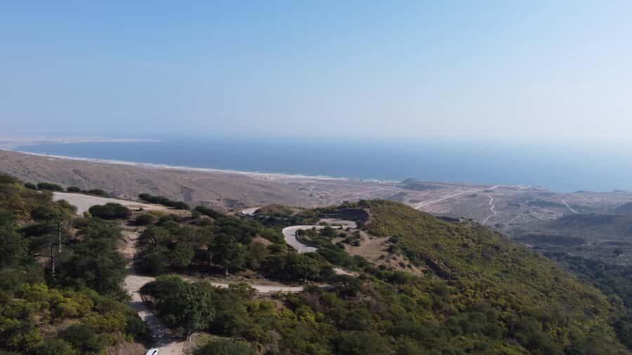 East Salalah Adventure: Nature, History, and Scenic Views - Mirbat Beach, Taqa Plateau, and Taqa Beach: the sea stops that close the loop