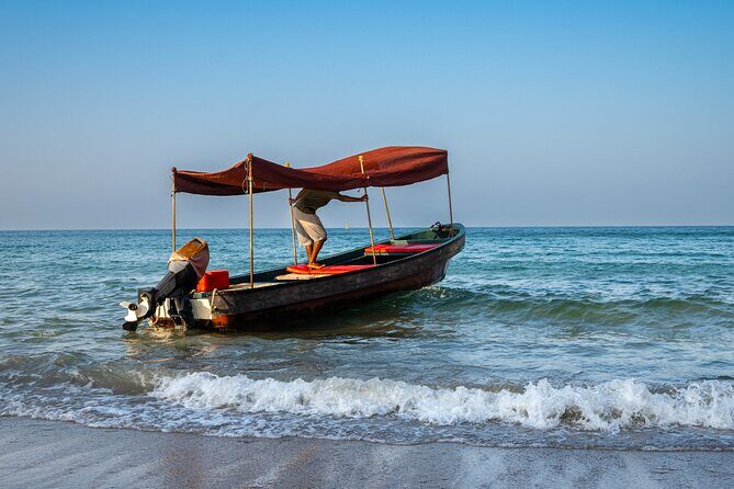 Enjoy a traditional Omani local style tour around Muscat - Optional museum stops: how to add Bait Al Zubair or the National Museum