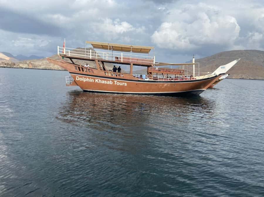 From Khasab: Fjords of Musandam Dhow Cruise & Buffet Lunch - Buffet lunch on board: real value, not just a snack