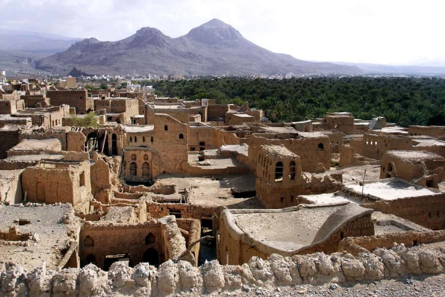 From Muscat: Nizwa and Oman's Historical Gems Tour - Nizwa Souq and Fort: the day’s anchor stops