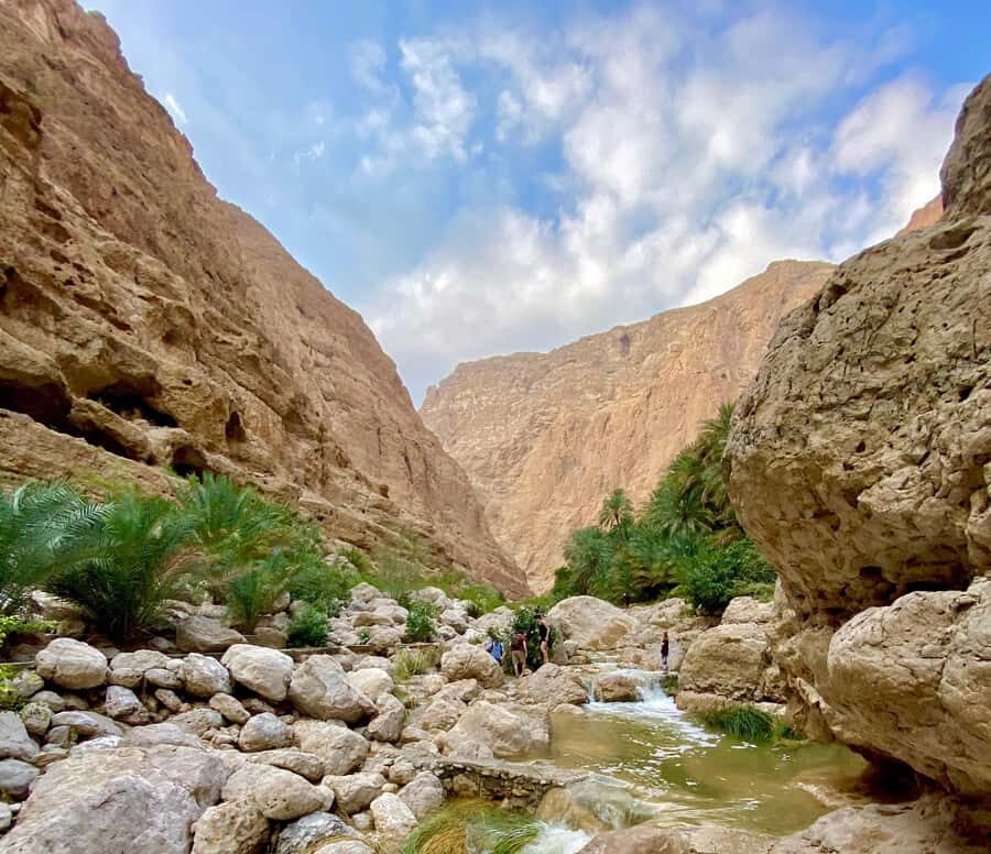 From Muscat: Wadi Shab & Bimmah Sinkhole Full-Day Tour - Omani tea at the coffee stop: a small comfort that pays off