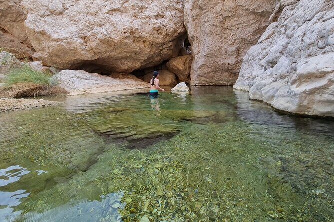 Full-Day Bimmah Sinkhole and Wadi Al Arbeieen Tour - Wadi Al Arbeieen: freshwater pools and an eerie quiet