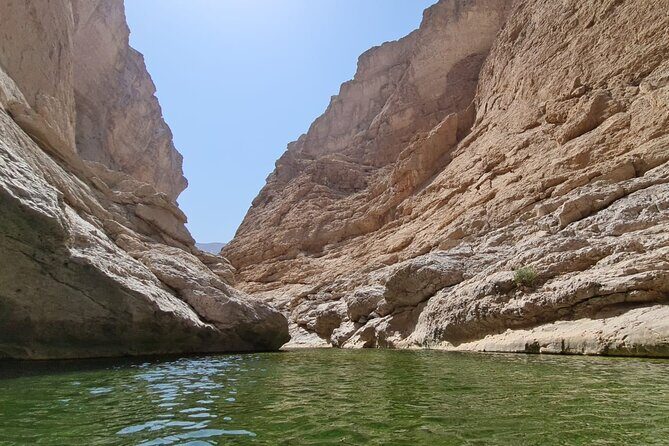 Full-Day Bimmah Sinkhole and Wadi Al Arbeieen Tour - Fins Beach and White Sand: the long stretch you’ll want to slow down for
