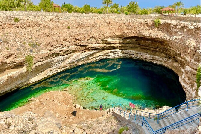 Full Day Group Tour to Wadi Shab Bimmah Sinkhole and Fins Beach - Fins Beach at Sur: White Pebbles and Bright Water Time