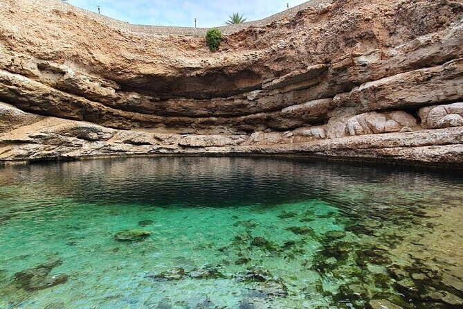 Full Day Group Tour to Wadi Shab Bimmah Sinkhole and Fins Beach - Lunch, Water, and Why the Small-Group Format Helps