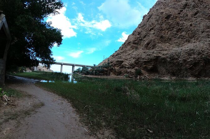 Full-day Private Guided Wadi Shab Tour in Oman - Entering Wadi Shab: Why This Canyon Feels Different From a Typical Day Trip