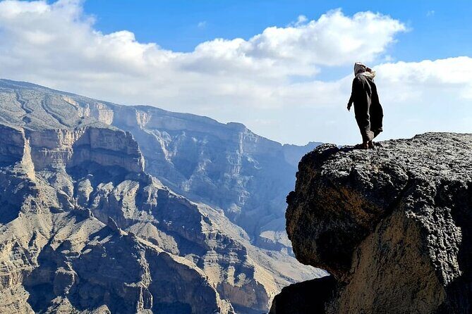 Full Day Private Tour to Nizwa and Jebel Shams from Muscat - Nizwa Souq: a market stop that’s more than a photo break