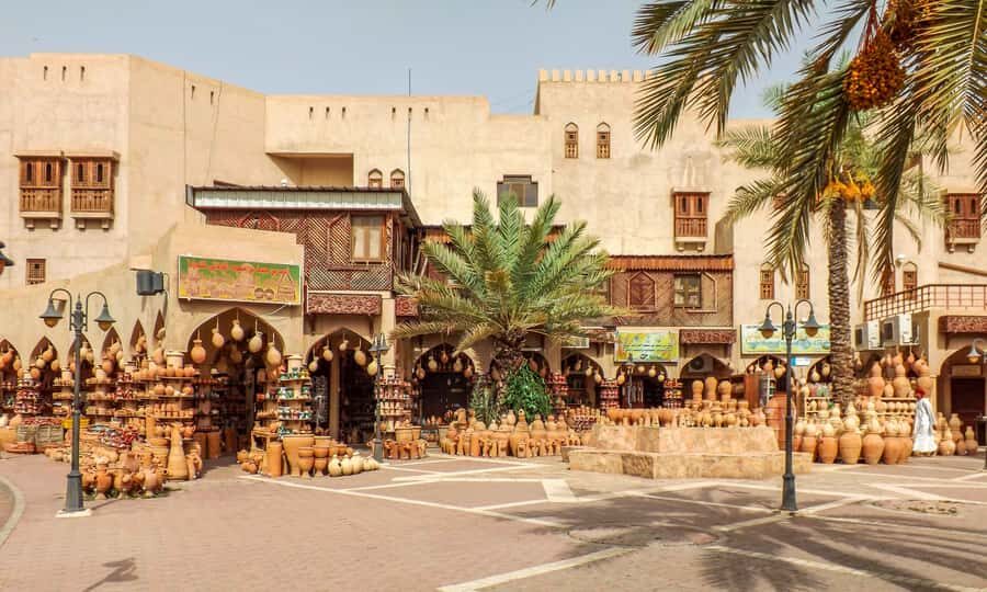 Full-Day Tour in Oman: Enchanting Forts of Nizwa and Jabreen - Oman’s fort day trip: why this route works