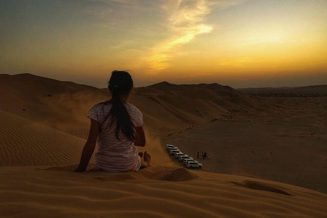 Golden Dunes Getaway: Overnight Safari in Salalah’s Empty Quarter - Arrival by 5:30 PM: dune bashing, then a walk on golden sand