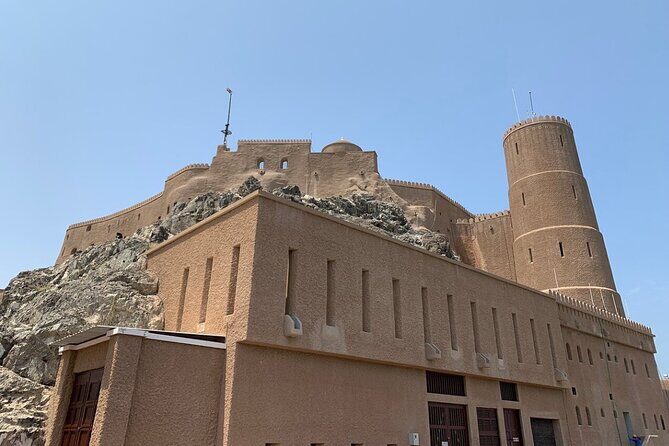 Half-Day Private Guided Muscat City Sightseeing Tour - Al Alam Palace plus Portuguese forts: a photo-heavy finale