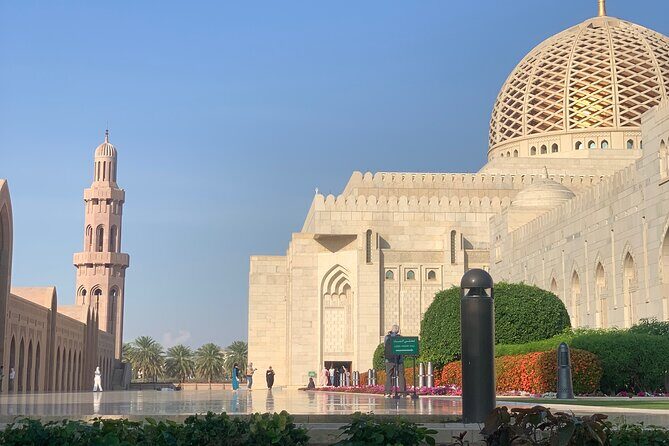 Half-Day Private Tour in Muscat City Oman - Qurum Beach photo stop plus Omani bread and karak tea