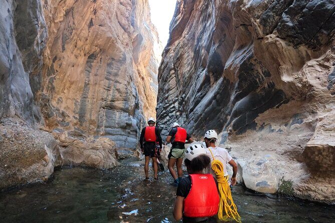Half Day - Snake Canyon Adventure Tour in Jebel Shams - Snake Canyon near Jebel Shams: why this half-day feels huge