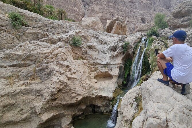 Hidden Gems of Oman: Sinkhole, Fins Beach & Wadi Tiwi Adventure - Guide quality: what shows up in the best ratings