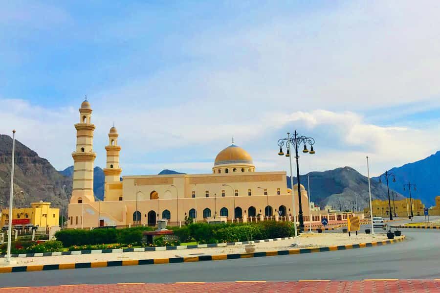 Khasab: City Tour With Khasab Fort - Khasab Fort: Portuguese walls, boats on display, and a museum with real finds