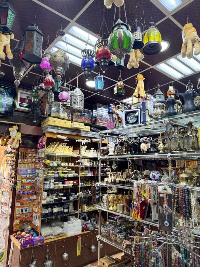 Muscat: 4x4 Adventure Through Jebel Akhdar and Nizwa - Food and Drinks: More Than a Single Lunch Stop
