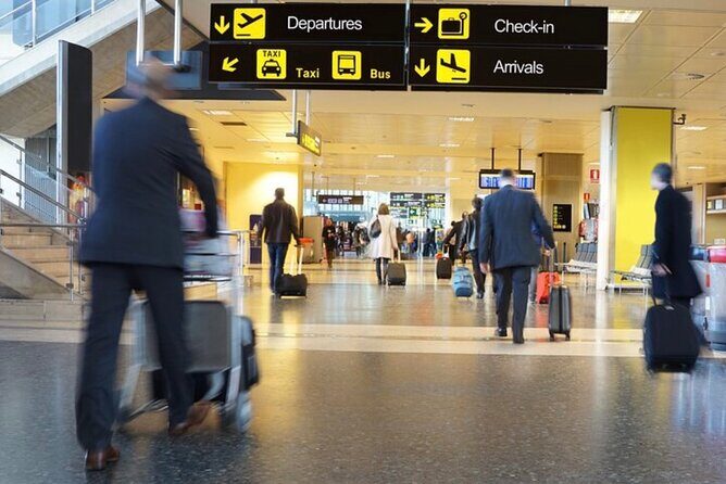 Muscat: Airport Private Transfer to/from all Muscat Hotels - The Ride Details: Air Conditioning, Wi‑Fi, and a Calm Start