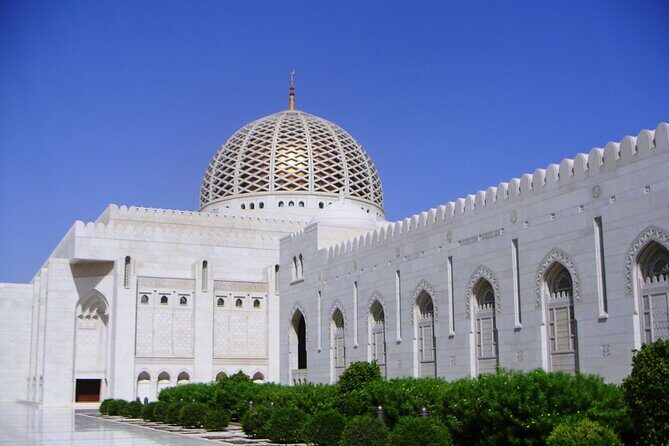 Muscat City Sightseeing Tour - A Fascinating Capital - Sultan Qaboos Grand Mosque: the one stop you cannot fake