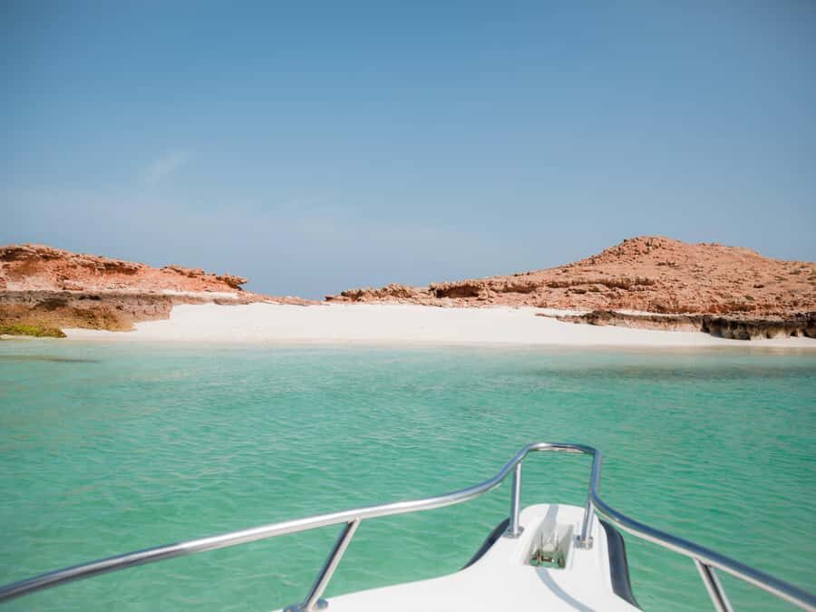 Muscat: Daymaniat Islands Snorkeling Tour with Refreshments - Your snorkeling flow: two stops built for turtles first, then the wider reef