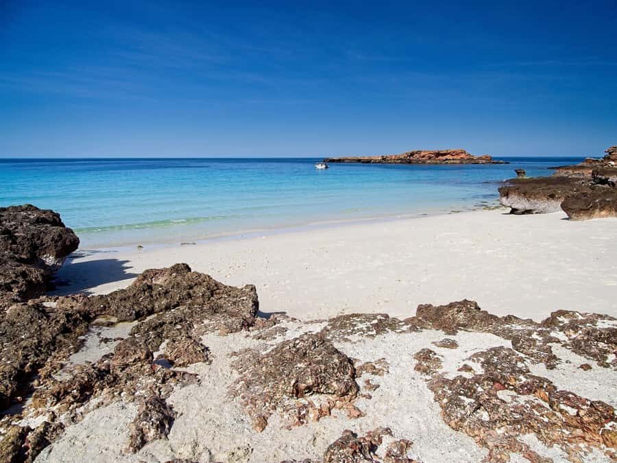 Muscat: Daymaniat Islands Snorkeling Tour with Refreshments - Packing list and rules: small things that keep the day smooth