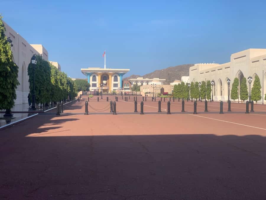 Muscat: Evening Group City Guided Tour with Free Dinner - Key Things You’ll Enjoy Most
