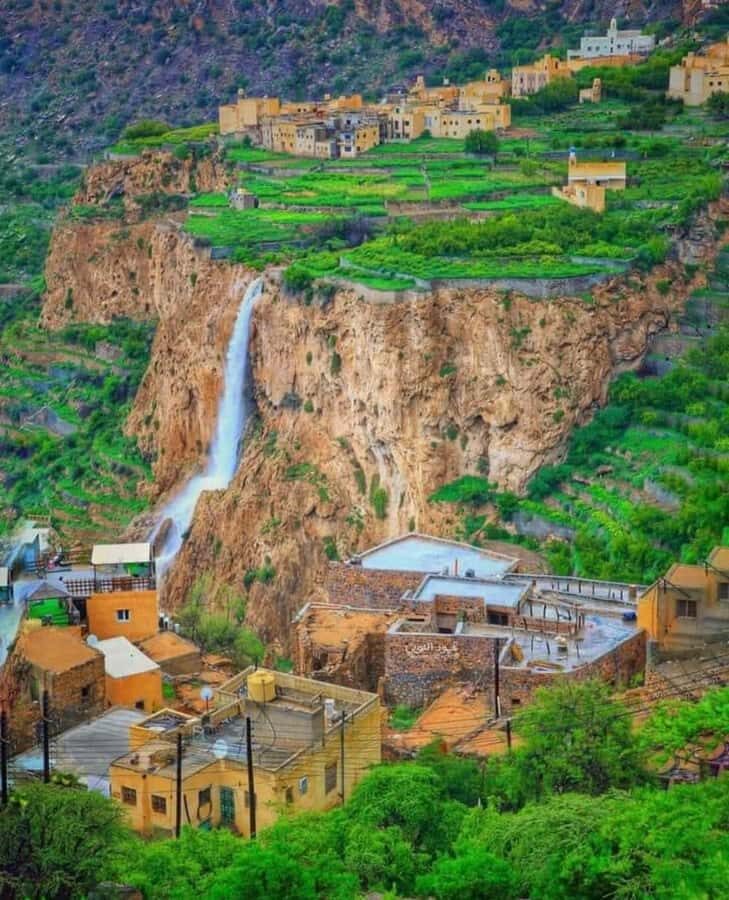 Muscat Oman Grand Canyon, Jebel Shams & Nizwa - The vehicle: air-conditioned 4WD makes the day easier than you’d think