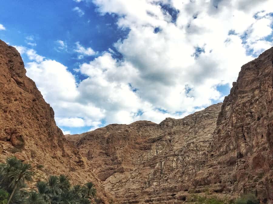 Muscat: Wadi Shab and Bimmah Sinkhole Full-Day Tour - Bimmah Sinkhole on the return: quick, fun, and not the main event