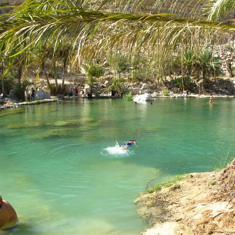 Muscat: Wahiba Sands Desert & Wadi Bani Khalid Full Day Tour - Bidiyah lunch break: how the timing helps