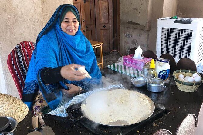 Nizwa and Oman's Grand Canyon: Full-Day Adventure - Lunch, tea, and how the day stays comfortable
