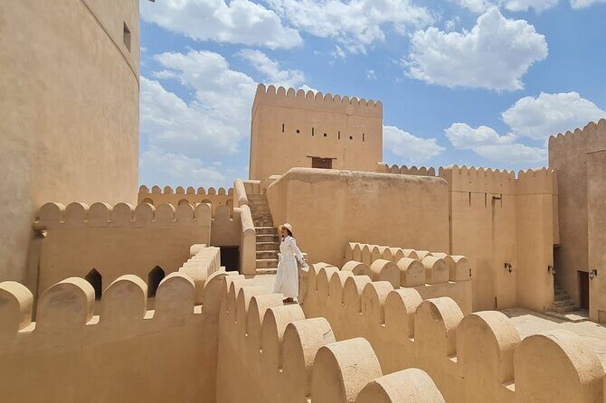 Nizwa Fort-Nizwa Souq-Birkat Al Mouz-Jebel Akhdar - Private Full Day Tour - 4WD pickup from Muscat: how the route stays comfortable