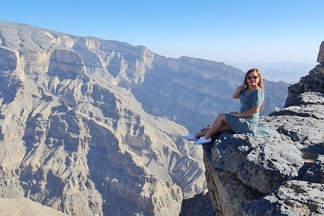Nizwa Fort-Nizwa Souq-Misfah Al Arbyeen-Jebel Shams - Private Full Day Tour - Al Hamra: A Lively Town With Ruins Left Alone