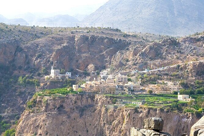 Nizwa & Jabel Akhder (Sharing) - Nizwa Fort: The Round Fort, the Underground Stream, and the Power Story