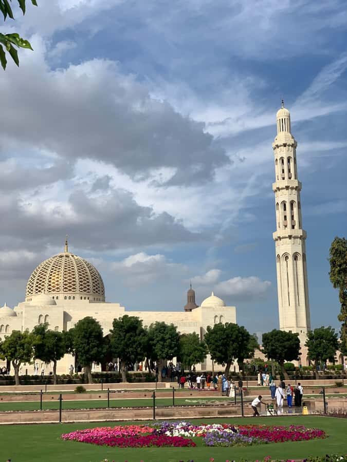 Oman: Private City Tour of Muscat with pick up/drop off - Price and logistics: what $128 really buys