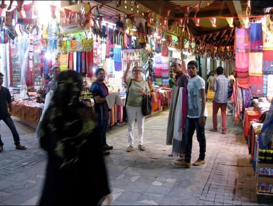 Oman: Private Muscat City Tour With Pick-up/ Drop-off - Mutrah Fort and the Portuguese forts: history from the harbor edge