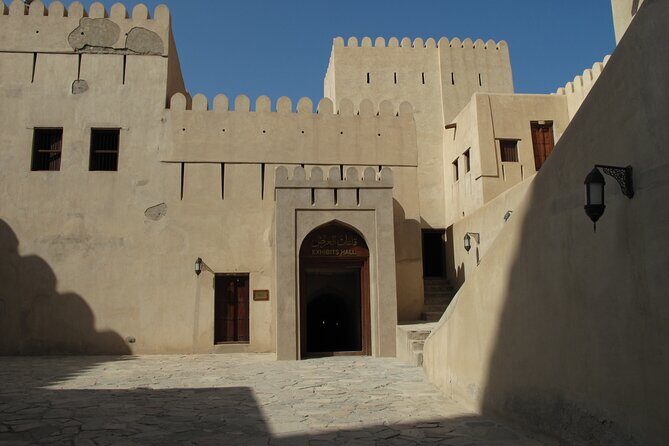 Private Day Trip to Nizwa, Jabal Akhdar (Green Mountain) & Birkat Al Moz - When to Go and How to Handle the Heat