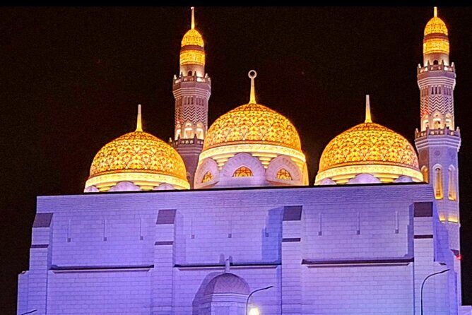 Private Evening Muscat City Tours - Sultan Qaboos Grand Mosque: A Skyline Anchor With Five Minarets