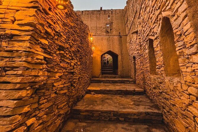 Private Full Day Historical Trip in Oman - Stop 2: Nizwa Souq, where trading happens in old market halls