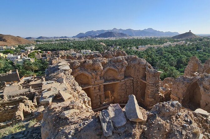 Private Full-Day Jebel Akhdar-Al Suwjara Village Tour - Timing, comfort, and what to pack for 8–9 hours of mountain driving
