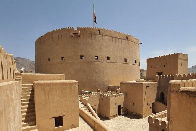 Private Oman Full Day Guided Sightseeing Tour - Jabal Akhdar by 4WD: Reaching Above 2,500m