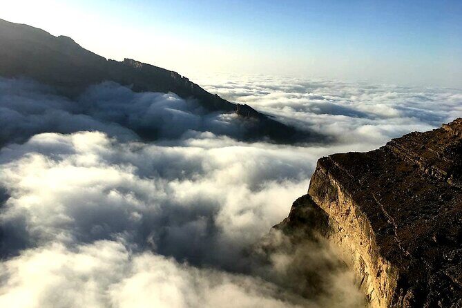 Private Overnight Nizwa & Jebel Akhdar Tour from Muscat - Day 2 starts with Jebel Shams: Oman’s Grand Canyon moments