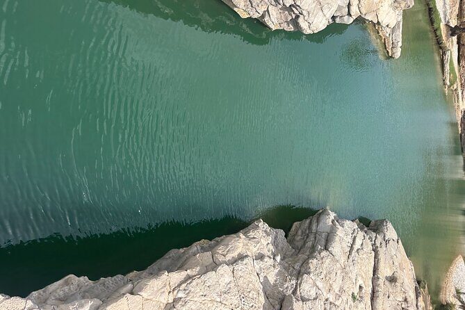 Private Safari tour and Wadi in 4x4 with a local guide - Who should book this 9-hour wadi + safari day