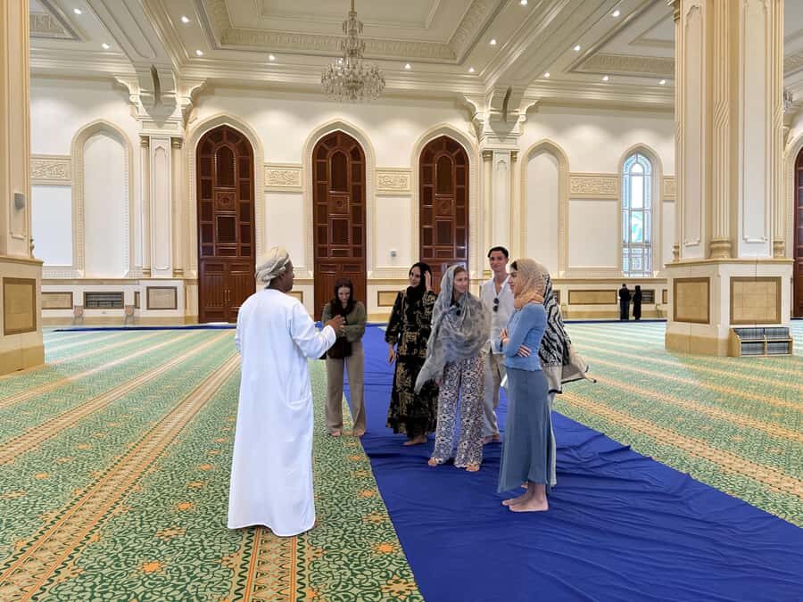 Salalah City Tour: Discover the Best of Oman’s Coastal Gem - Guide, van, and timing: how to make it feel un-rushed